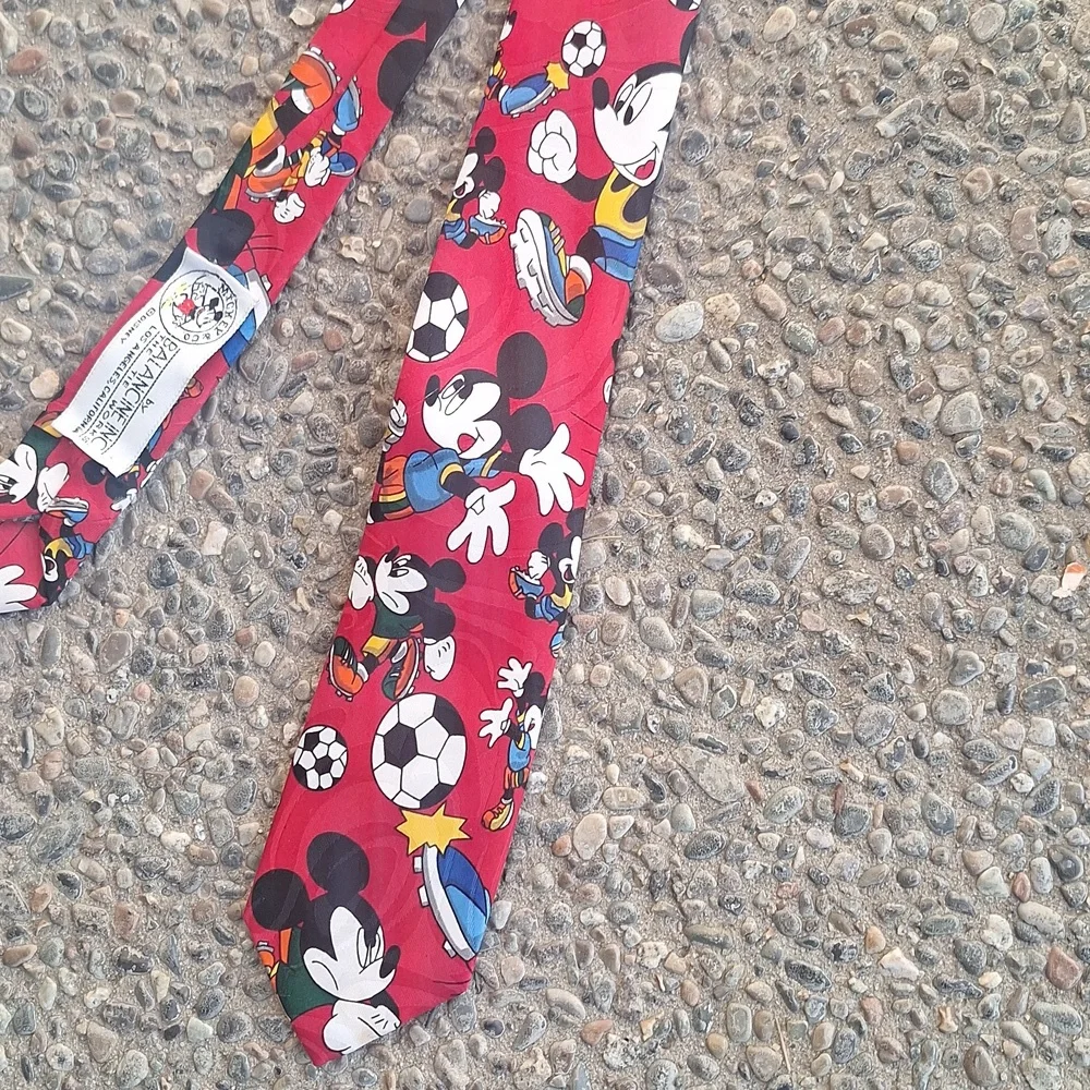 Vintage kids Soccer Mockey ⚽️ tie by Balancine Inc. The Tie Works x Disney